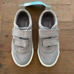 NWT, Toms Youth Sneakers